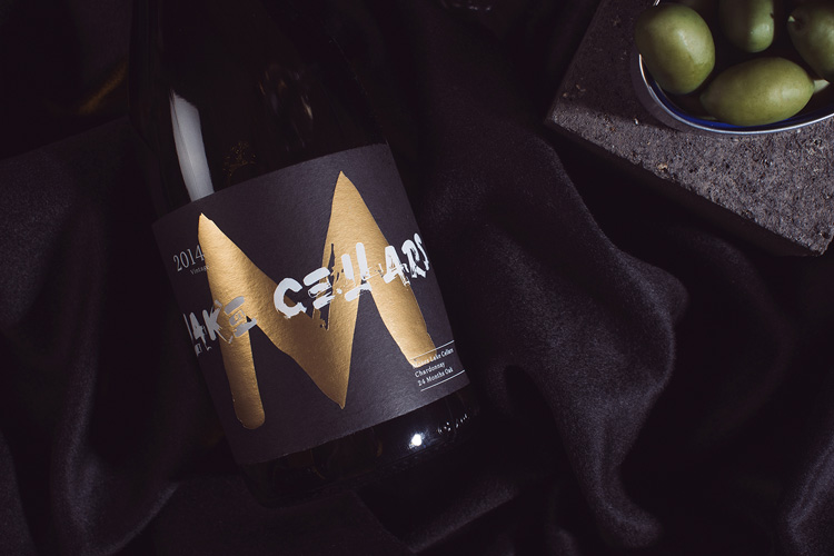 摩西湖紅酒品牌形象塑造，大膽而年輕，給奢侈品注入活力